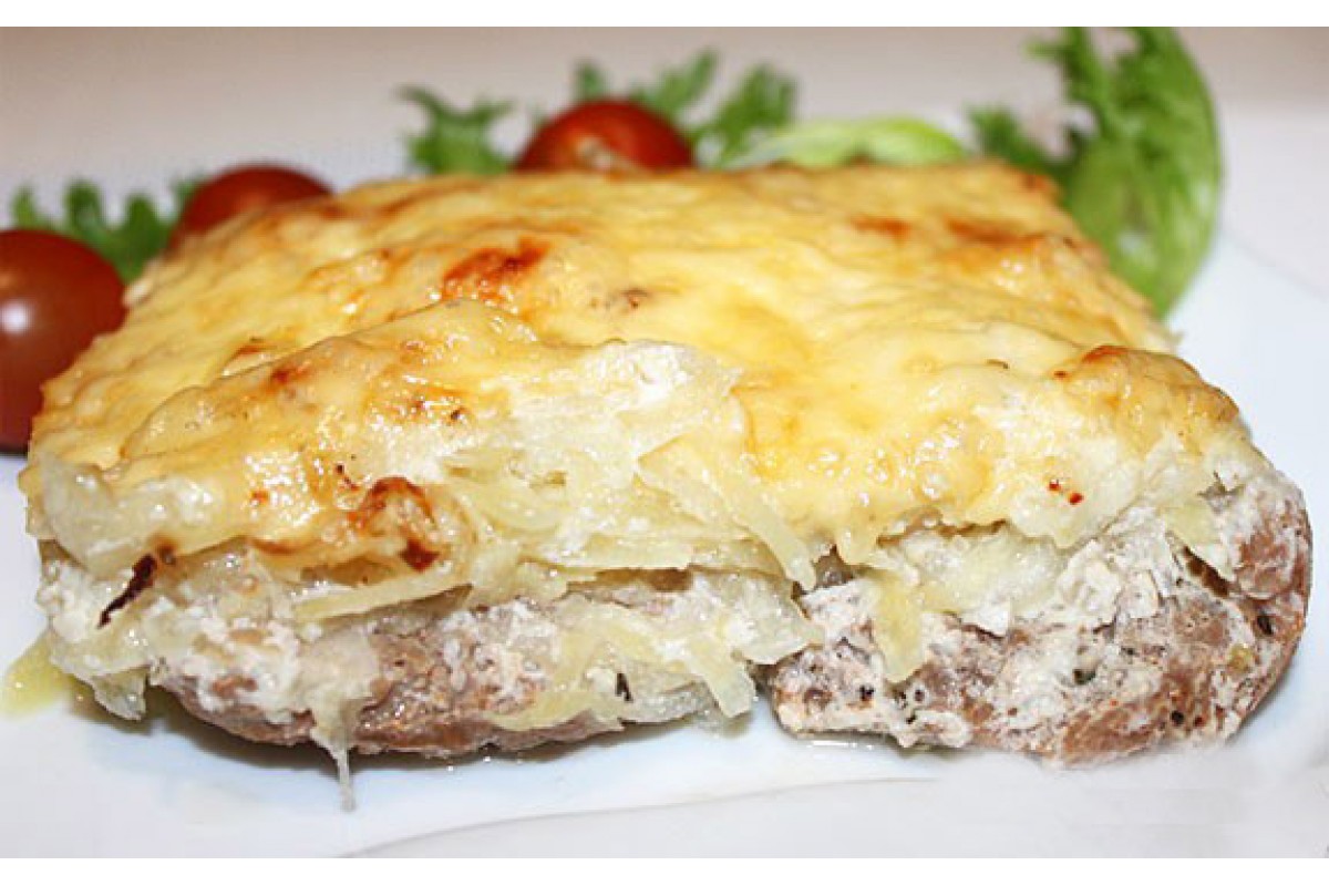 Мясо по французски в духовке из свинины с картофелем грибами и сыром рецепт с фото
